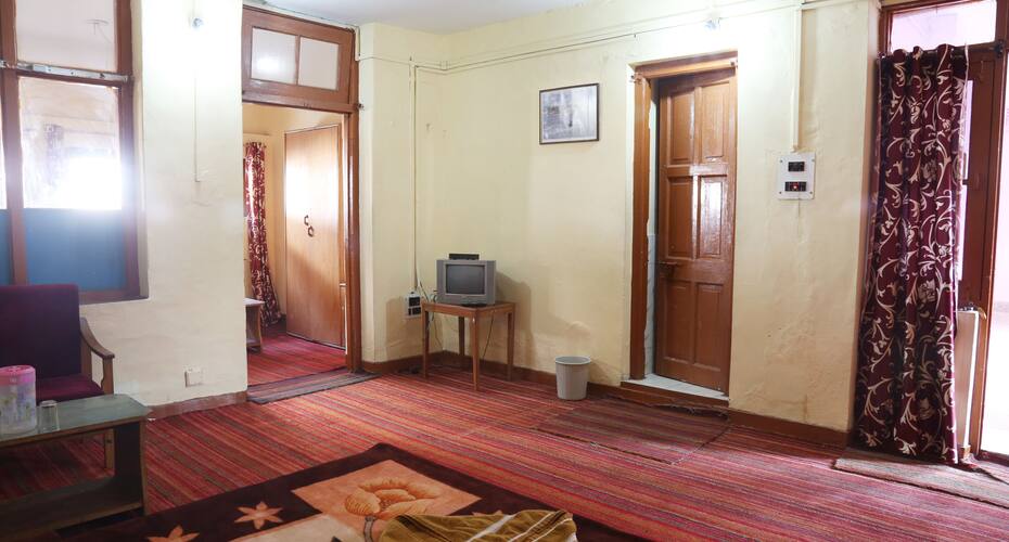 Hotel New Suriya, Srinagar 5